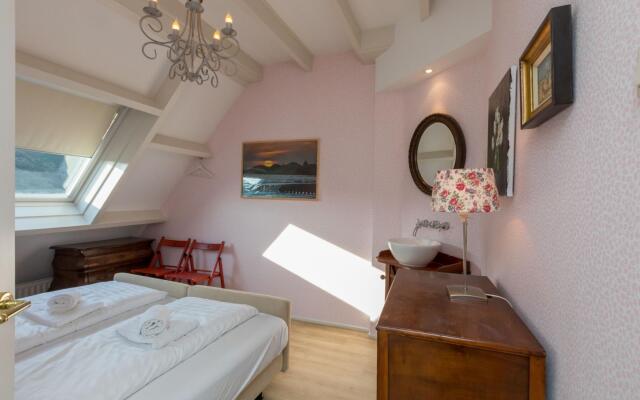 Attractive holiday home in Zoutelande near center