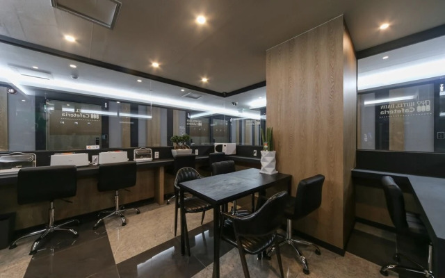 Changwon Bonggok-Dong Hotel Daon