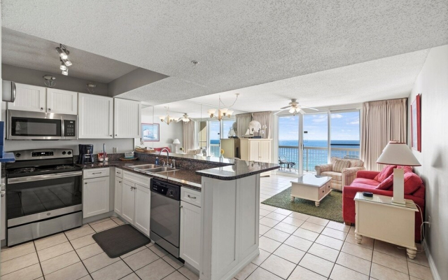 Pelican Beach 1207 1 Bedroom Condo by Pelican Beach Management