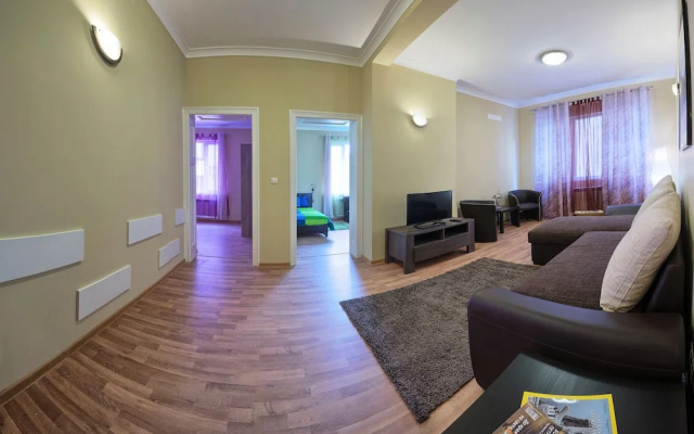 Guest House 32