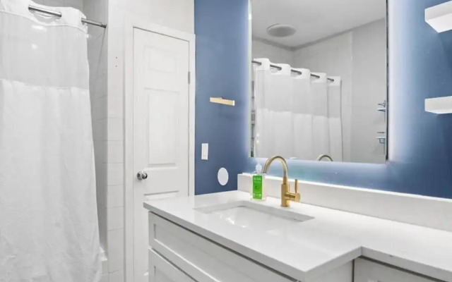 Beautiful Rental Unit in Chicago