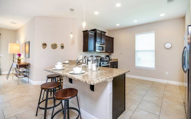 Solterra - 4175 Oaktree Drive