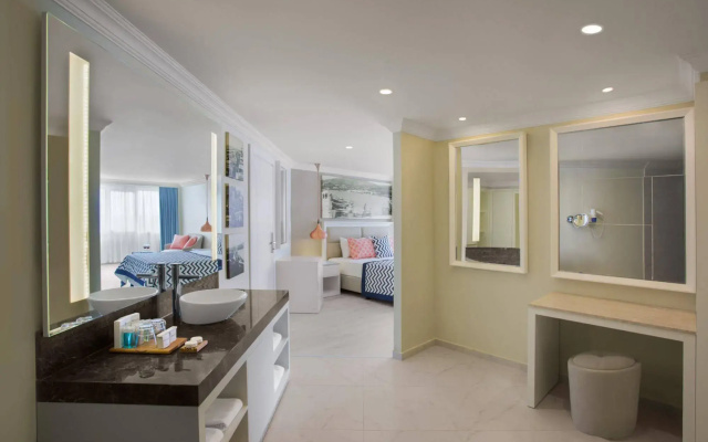 Paloma Marina Suites - Adult Only