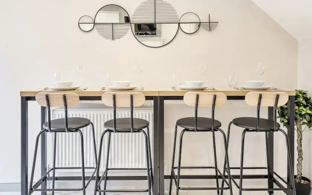 Ettrick Court House By REDWOOD STAYS