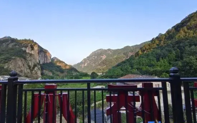 Yueqing Yandang Overbridge Courtyard Homestay