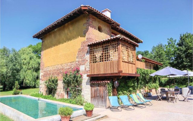 Property With 5 Bedrooms in Saint-paul-de-varax, With Private Pool, Fu