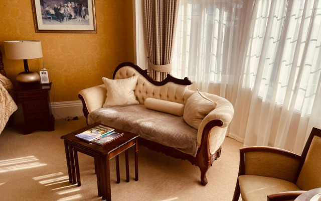 Nuthurst Grange Country House Hotel
