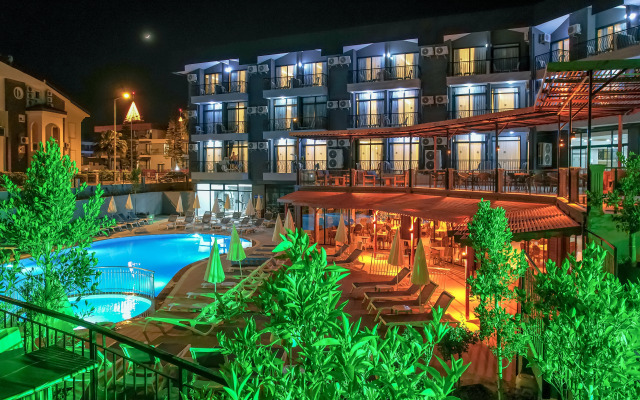 Clover Magic Park Side Otel