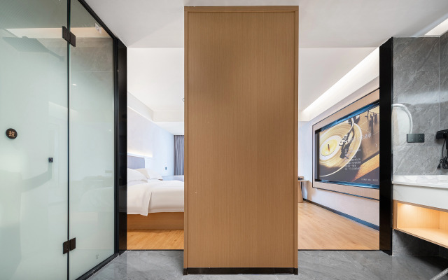 Shiyue Hotel (Gaoxian Fortune Center Store)