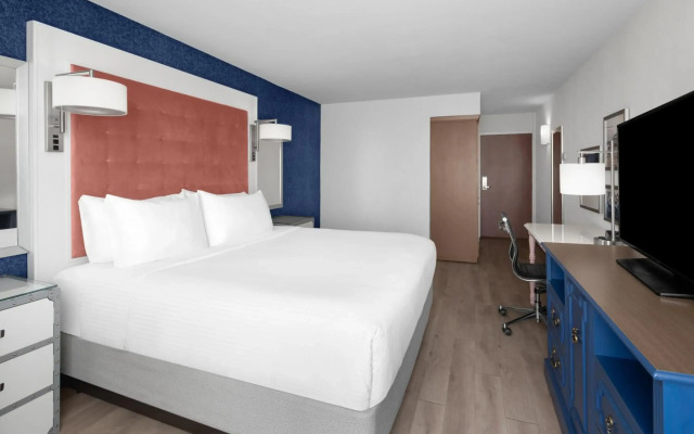 Hotel EMC2, Autograph Collection
