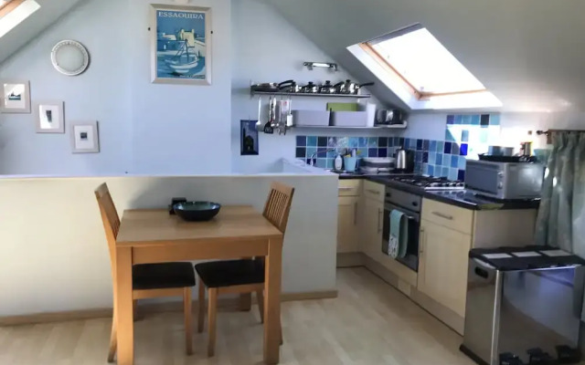 Immaculate 1-bed Apartment Cornwall With hot tub