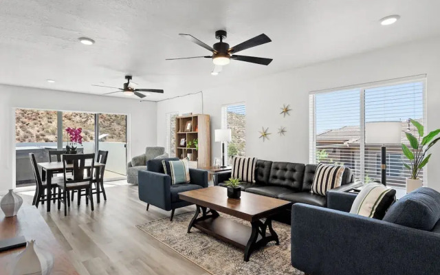 Touch of Class Stunning 5 Bdr!