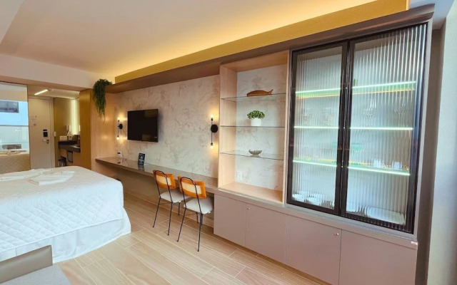 Setai Yacht S4- By Almare Flats