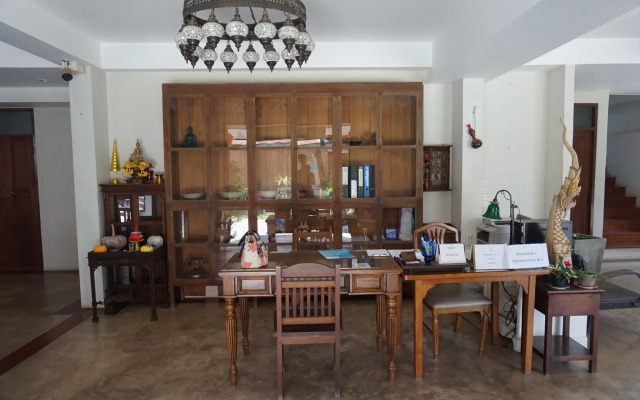 Sri Chiangkhan Hotel