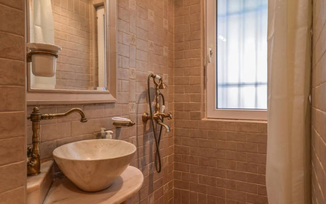 Aristocratic Sofia Studio Apartment Next to Cathedral