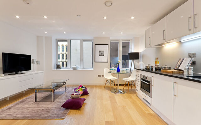 Fetter Lane Apartment