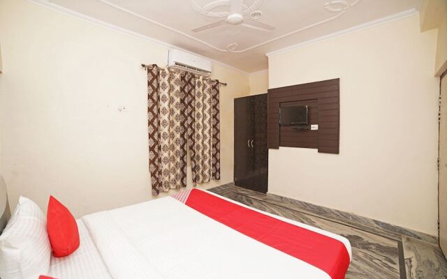 OYO 30480 Hotel Mohan Palace