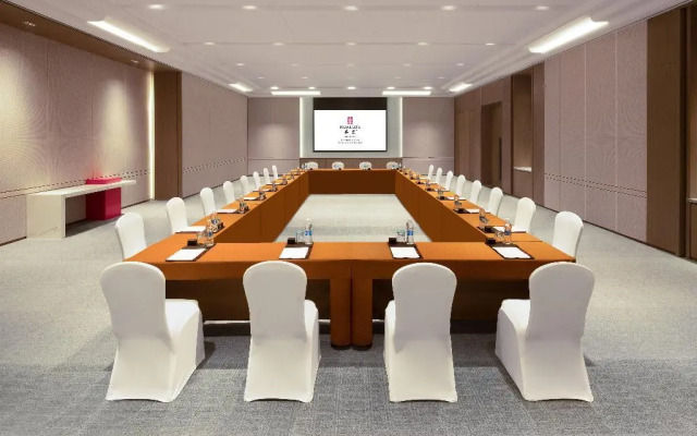 HUALUXE Qingdao Licang by IHG