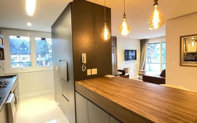 L' Adresse Reserve 203A