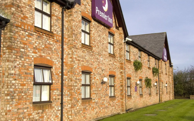 Premier Inn Wigan (m6, J25)