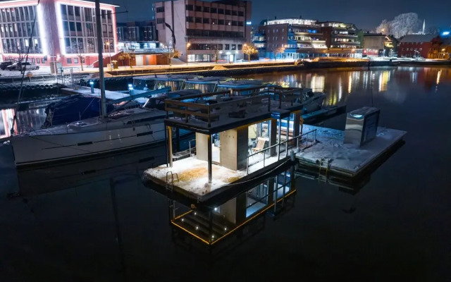 Porsgrunn Centrum Boat Hotel