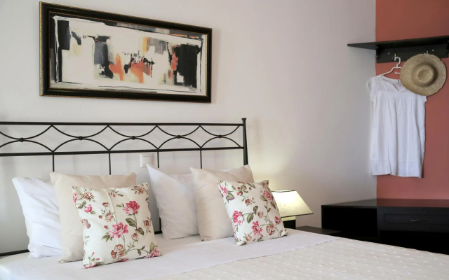 Yalis Hotel