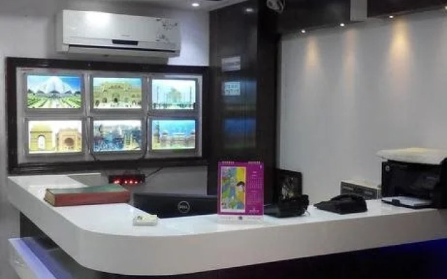 Hotel Giani International