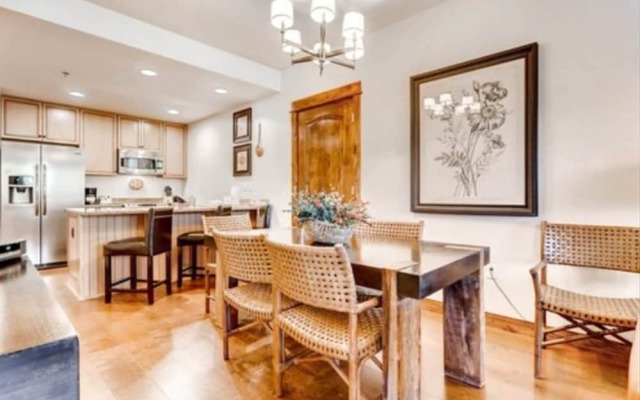 Luxury 2 Bedroom Ski in, Ski out Condo in Breckenridge with Shared Pool, Hot Tub, Arcade, and Bar