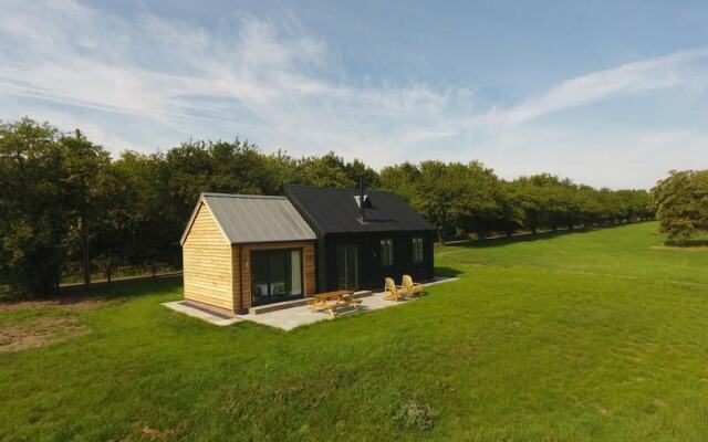 Rustic 1-bed Holiday Home in Suffolk Countryside