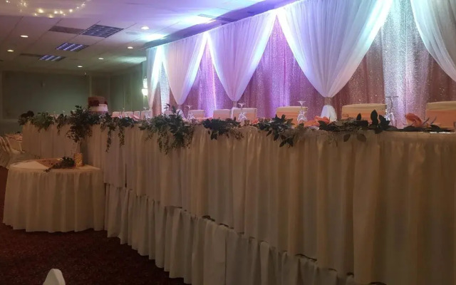 Crookston Inn & Convention Center