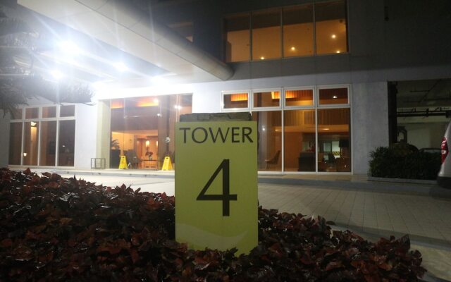 Dr. Calayan's Cozy Wind Residences Tagaytay Taal View