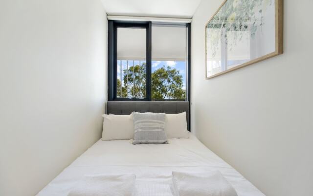 Modern, Ultra Clean in the Heart of Convenience
