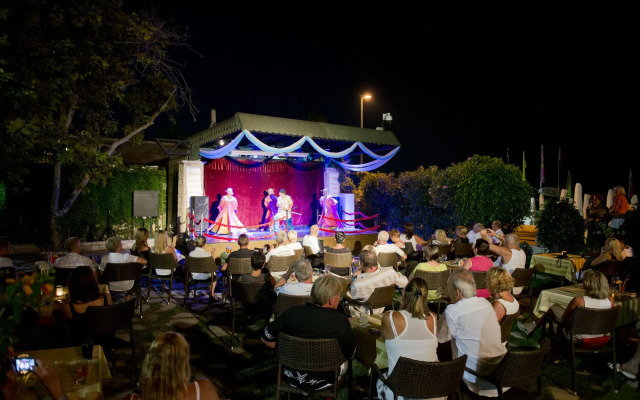 Trendy Side Beach (Adults Only, 16+)