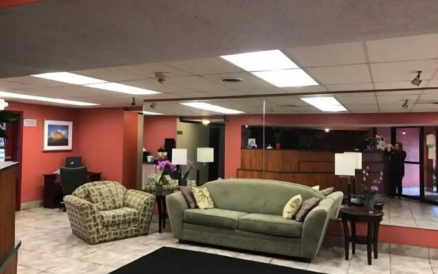 Days Inn by Wyndham Cleveland Lakewood