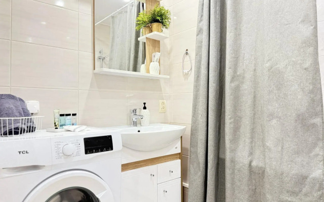 Apartment on a Quiet passage 4