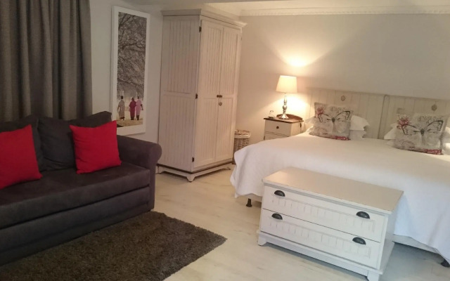 Four Palms Accommodation