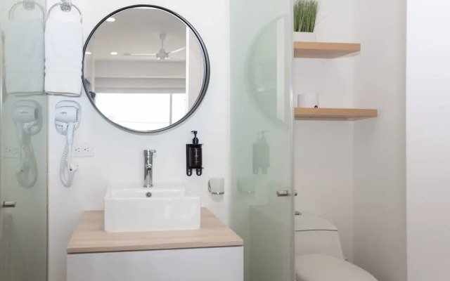 w Spectacular Loft With Balcony in Crespo