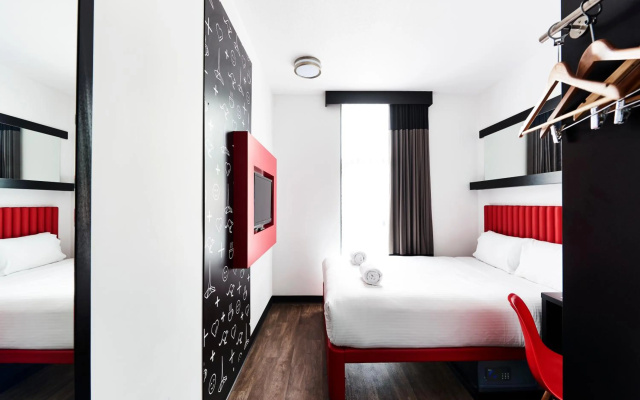 Essence Hotel Carlton – Guest Rooms – Melbourne