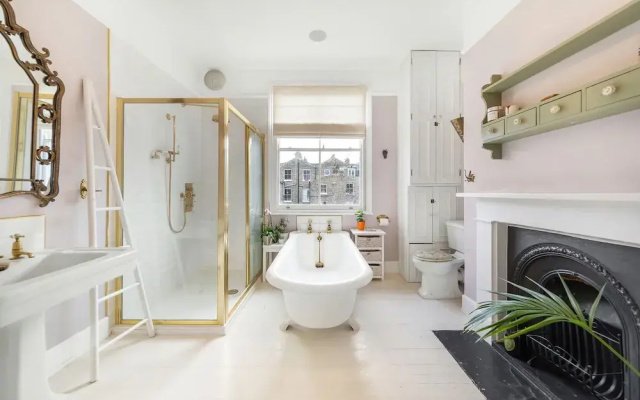 Sophisticated Shine by Newington Green