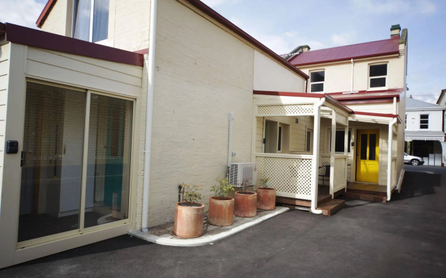 Latrobe Art Apartments