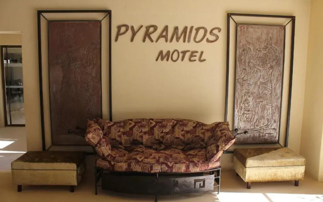 Pyramids Motel