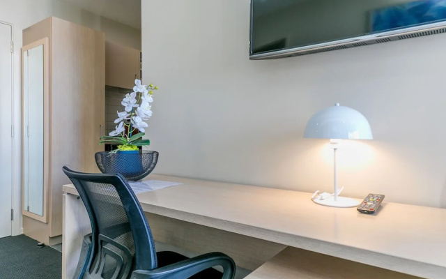 2 Bedroom Apt with City-view in Waldorf Tetra (Tetra 1105) – Guest Rooms – Auckland