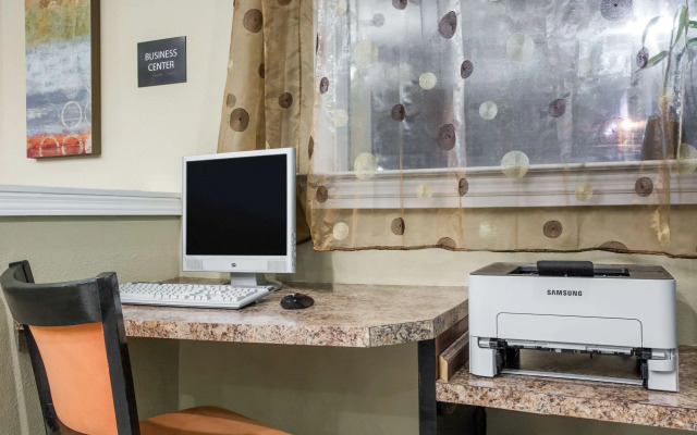 Super 8 by Wyndham Augusta