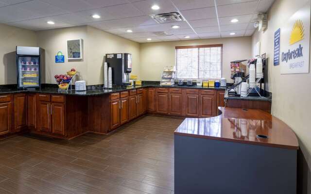 Days Inn & Suites by Wyndham Cherry Hill - Philadelphia