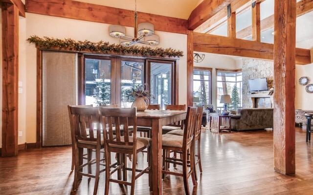 308 Shores Lane Home by RedAwning