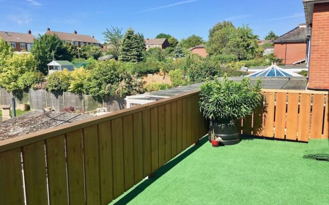 Netley Village Apartment