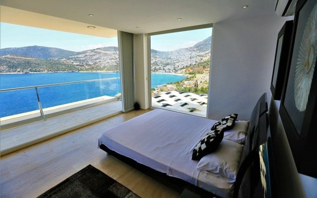 Villa Luminex by Akdenizvillam