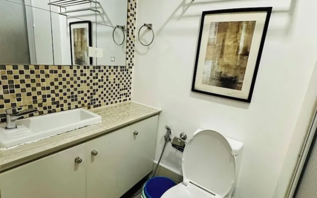 One Bedroom WBalcony Near Bgc Netflix