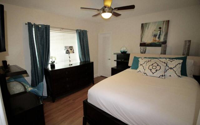 Palm Beach Canal Villas