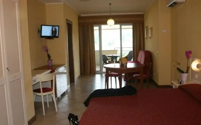 Residence Miralago Rooms & Apartments